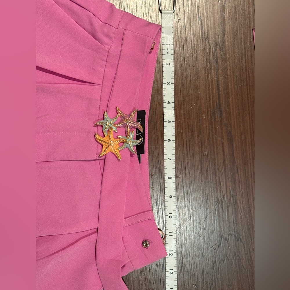 PatBO Vick Pink Star Embellished Crop Top & Pleated Shorts Set - Picture 9 of 13
